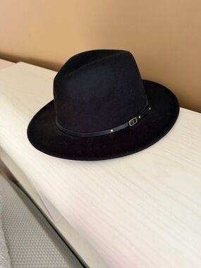 Black Fedora Hat with Leather Band